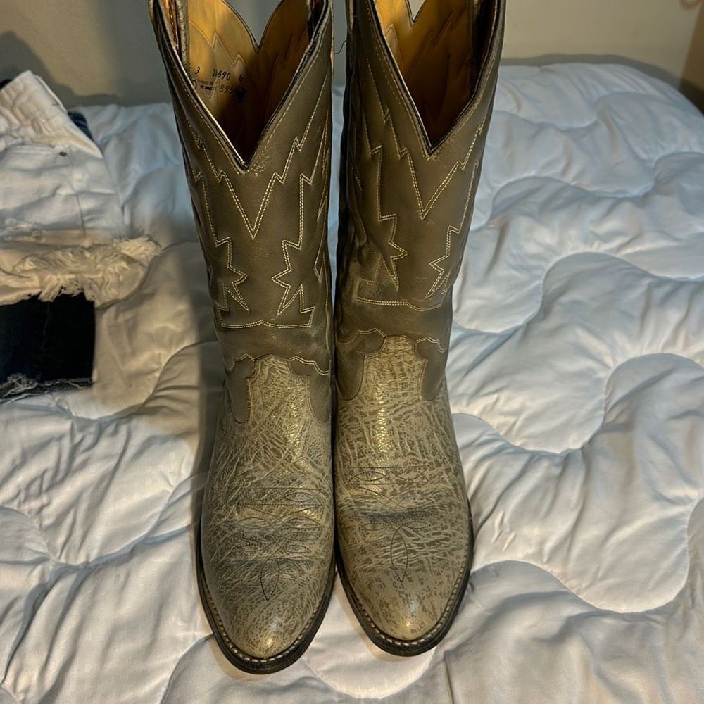 Men's Gray Cowhide Leather Almond Toe Western Cowboy Boots Size: 9 D